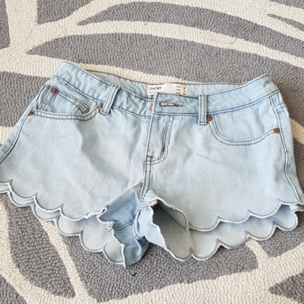 Cotton On scallop shorts